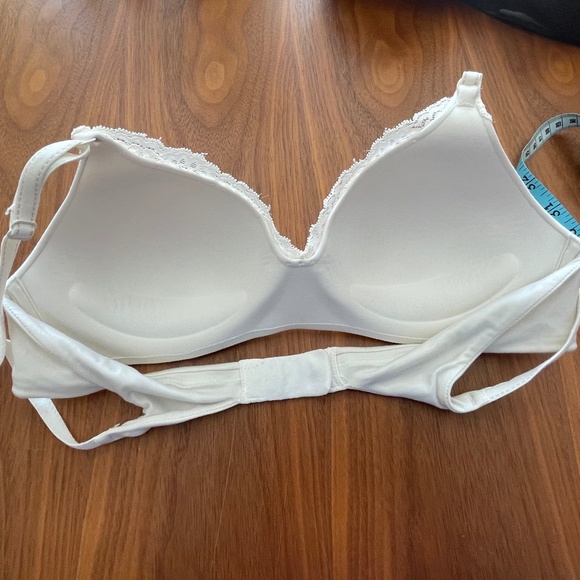 Maidenform Wireless Demi Bra-Cream w/ light pink bow Size 36A - Picture 3 of 6